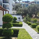 Dreamy Luxury Duplex With A Special View And 300 Meters Of Private Garden Apartamento