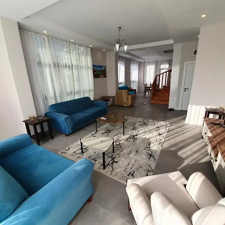 Dreamy Luxury Duplex With A Special View And 300 Meters Of Private Garden Appartement Alanya