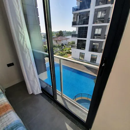Dream Luxury In Royal Park Apartment
