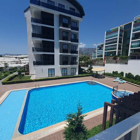 Dreamy Luxury Duplex With A Special View And 300 Meters Of Private Garden * Αλάνια
