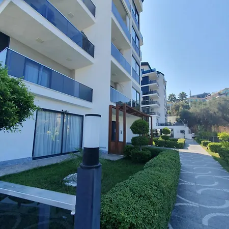 Dream Luxury In Royal Park Apartment