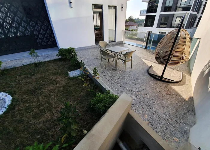 Dreamy Luxury Duplex With A Special View And 300 Meters Of Private Garden Appartement Alanya