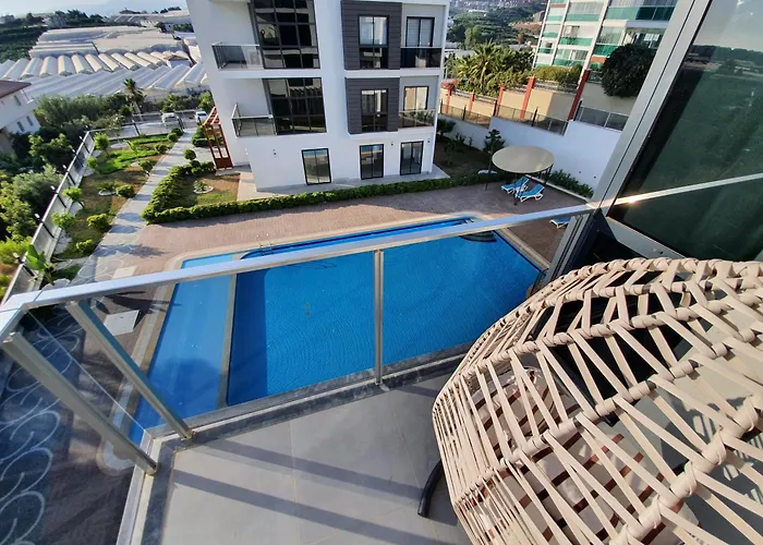 Dreamy Luxury Duplex With A Special View And 300 Meters Of Private Garden Appartement Alanya